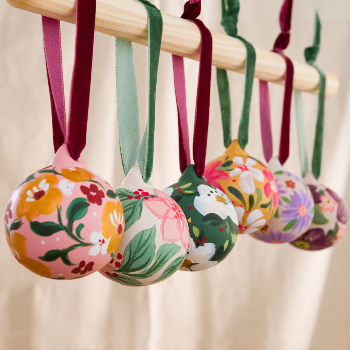 Sip and Paint - Christmas Baubles